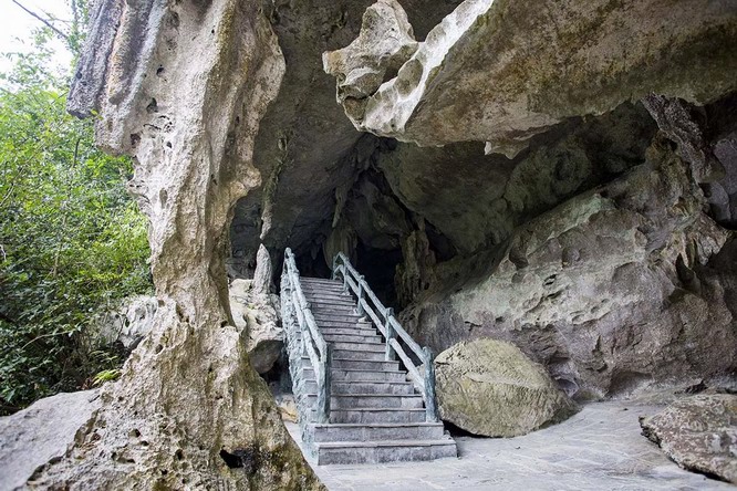 Hike to Hidden Caves on Cat Ba Island