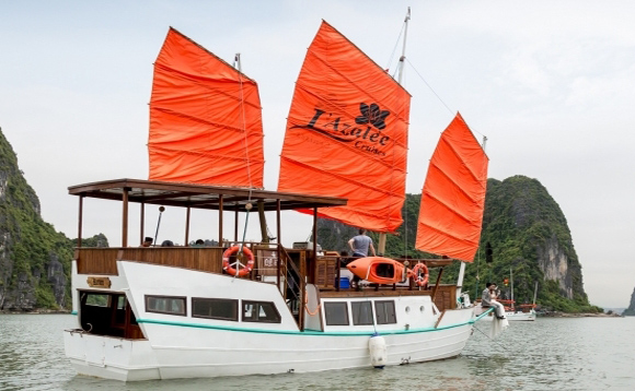 L'Azalee cruise Halong bay